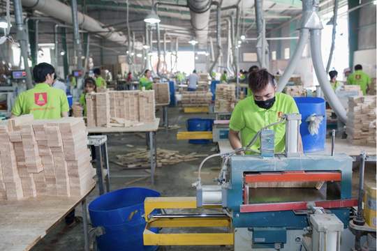 8 hiệp hội kiến nghị lùi thời điểm tăng lương tối thiểu