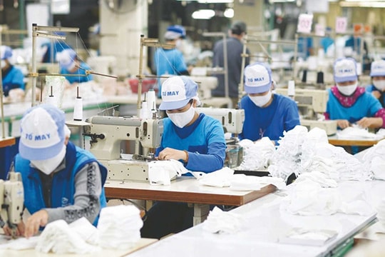 Nguyên phụ liệu ngành may mặc, da giày: Làm sao giảm phụ thuộc Trung Quốc?