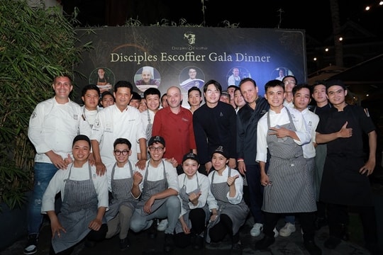 Năm đầu bếp tài năng hội tụ tại Disciple Escoffier Năm đầu bếp tài năng hội tụ tại Disciple Escoffier