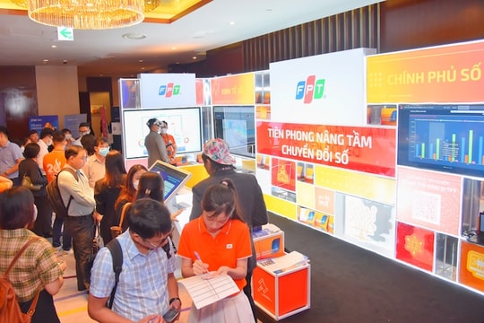 FPT trình diễn hệ sinh thái chuyển đổi số tại DX Summit 2022