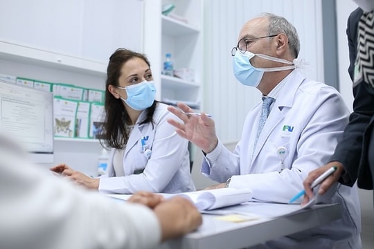 Phẫu thuật miễn phí cho 12 trẻ bị dị tật bàn tay