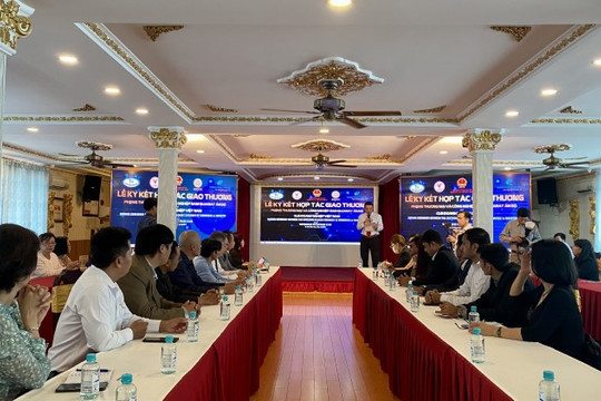 CLB Doanh nghiệp Việt Nam ký kết hợp tác với Phòng Thương mại và Công nghệp Nam Gujarat Ấn Độ