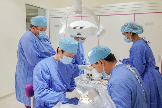 Giải pháp tối ưu trong điều trị mất răng toàn hàm