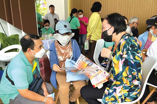 Giải bài toán giữ chân nhân sự du lịch