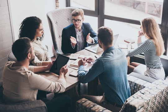 Khi nhân viên áp lực vì công ty có văn hoá "gia đình"