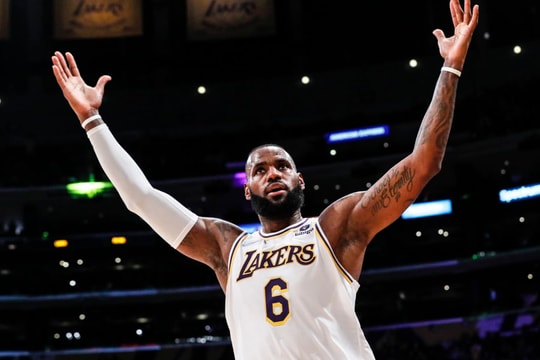 Bài học tiền bạc đầu tiên của ngôi sao bóng rổ, tỷ phú LeBron James