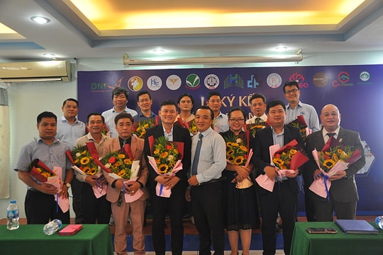 Trường Trung cấp Y dược Vạn Hạnh ký kết hợp tác với 14 doanh nghiệp y tế, du lịch