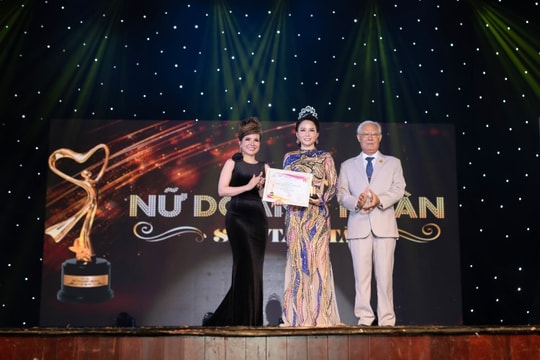 CEO Thiên Ý Pharma vinh dự đạt Top 10 Nữ doanh nhân Sắc Tâm Tài 2022