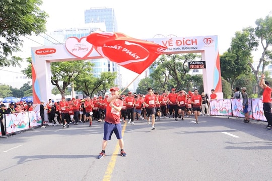 Hơn 1.000 người tham dự giải “Dai-ichi Life - Cung đường yêu thương 2022”