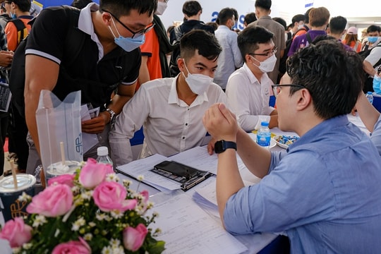 Hơn 2.500 việc làm được giới thiệu tại "Ngày hội triển lãm công nghệ và tuyển dụng 2022"