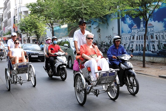 Lữ hành gặp khó vì giá tăng
