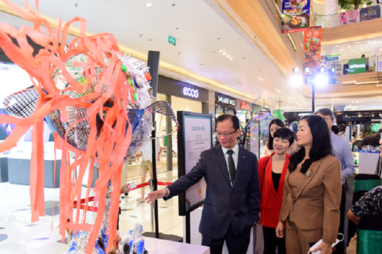 12 tác phẩm tạo hình từ vật liệu tái chế thu hút đông đảo người xem