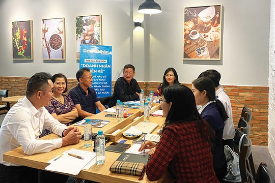 Thủ tục hành chính: Từ doanh nghiệp đến cơ quan quản lý đều bị 'vướng'