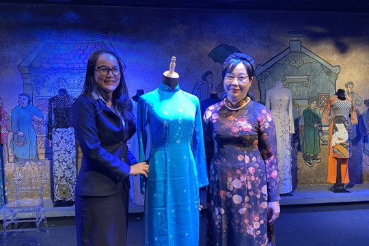 Saigontourist gửi đồng phục áo dài để trưng bày trong Bảo tàng Áo Dài