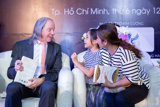 Tọa đàm "Nghệ thuật của lòng biết ơn" thu hút hàng nghìn người