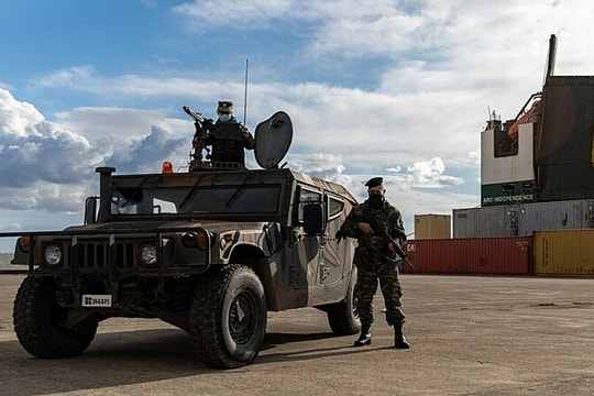 Cảng Hy Lạp thành điểm nóng giằng co giữa ba cường quốc