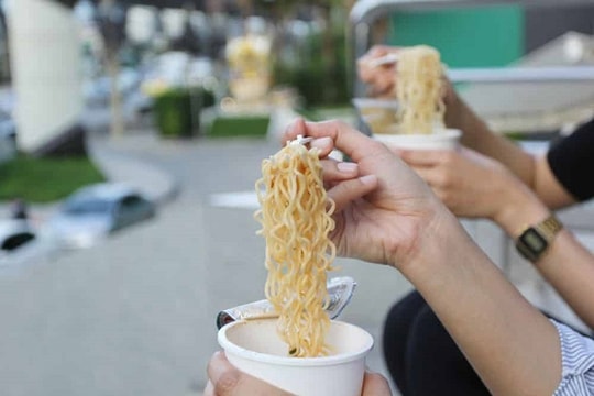 Bộ Công Thương đang xử lý vụ việc mì Omachi bị tiêu hủy tại Đài Loan