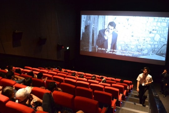 Chiếu phim sau 0 giờ, "cú hích" cho kinh tế đêm