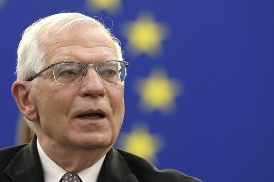 EU "siết" visa với người Nga