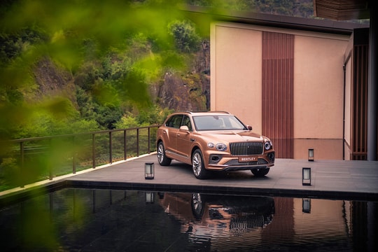 Chính thức nhận đặt hàng Bentley Bentayga EWB 2023 tại Việt Nam