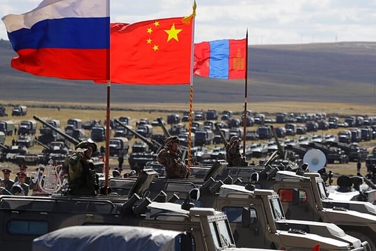 Nga - Trung sát cánh giữa sức ép phương Tây