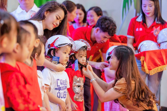 “Sinh con, Sinh cha” chia sẻ kiến thức về sức khỏe của trẻ tại Nghệ An