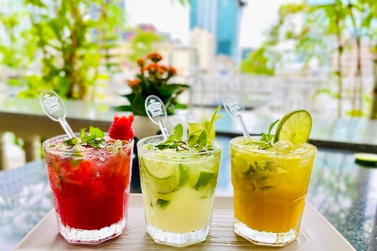Rex Hotel Saigon giới thiệu chương trình "Happy Hour"