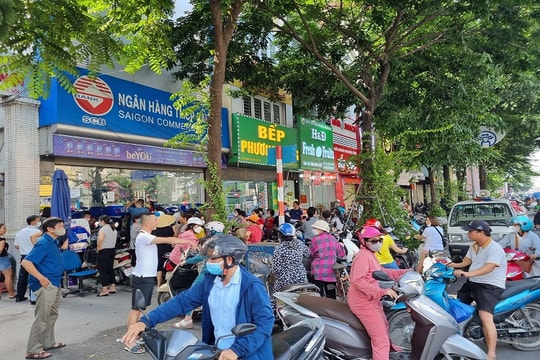 Đại diện Ngân hàng Nhà nước khuyến cáo người dân thận trọng khi rút tiền gửi trước hạn