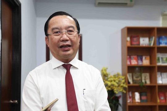 Ông Trần Thế Thuận - Giám đốc Sở VH và TT TP.HCM: Áo dài mặc đúng lúc đúng chỗ làm tôn vẻ đẹp doanh nhân