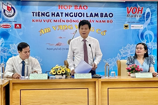 Lần đầu tiên tổ chức cuộc thi vọng cổ dành cho người làm báo Lần đầu tiên tổ chức cuộc thi vọng cổ dành cho người làm báo