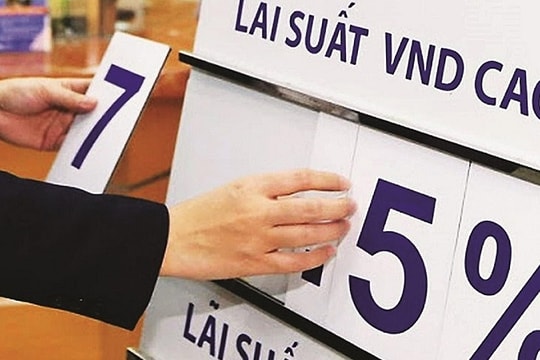 Hàng loạt ngân hàng thương mại tăng lãi suất sau điều chỉnh của Ngân hàng Nhà nước