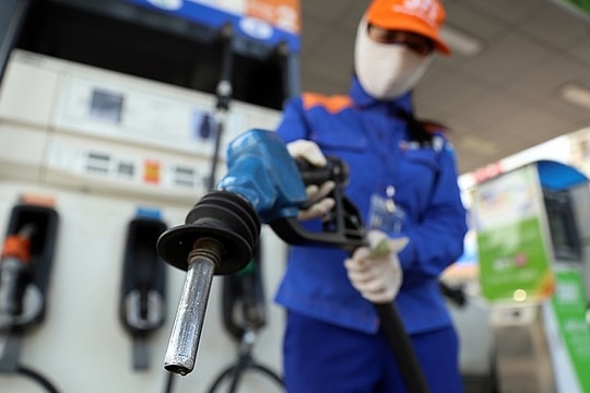 Thủ tướng chỉ đạo Bộ Công Thương, Bộ Tài chính đề xuất giải pháp điều hành xăng dầu Thủ tướng chỉ đạo Bộ Công Thương, Bộ Tài chính đề xuất giải pháp điều hành xăng dầu