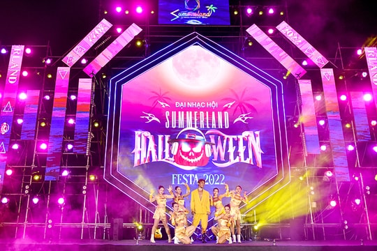 Du khách mãn nhãn với đêm hội Summerland Halloween Festa
