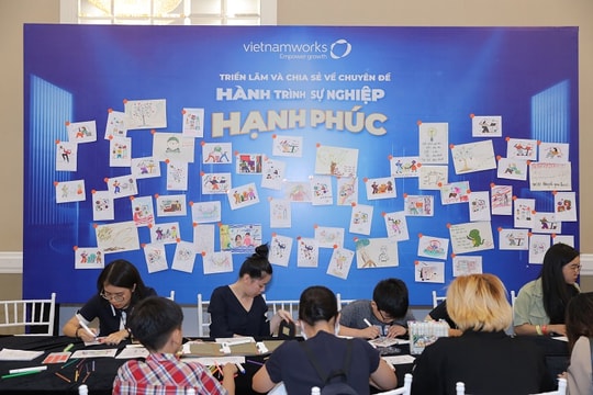 Lần đầu tiên "Triển lãm và chia sẻ chuyên đề hành trình sự nghiệp hạnh phúc" được tổ chức