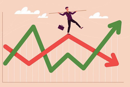 Làn sóng tăng lãi suất và những khuyến nghị mâu thuẫn