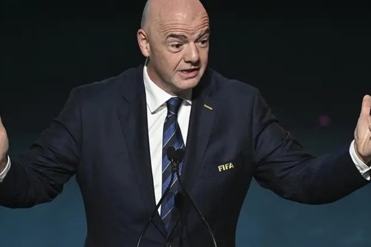 Chủ tịch FIFA kêu gọi ngừng bắn ở Ukraine trong thời gian World Cup