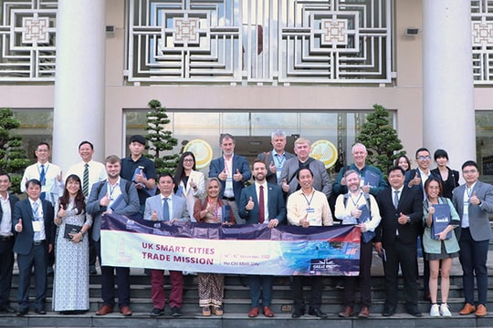 Hội Tin học TP.HCM tổ chức Ngày thành phố thông minh Vương quốc Anh