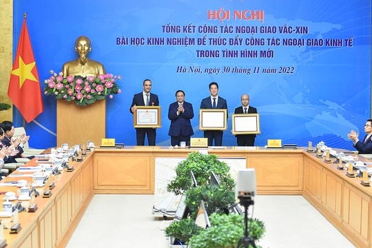 Pfizer Việt Nam đón nhận bằng khen của Thủ tướng Chính phủ