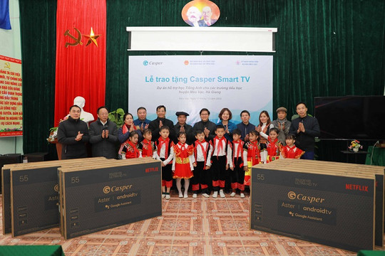 Casper Việt Nam trao smart TV cho học sinh vùng cao Hà Giang