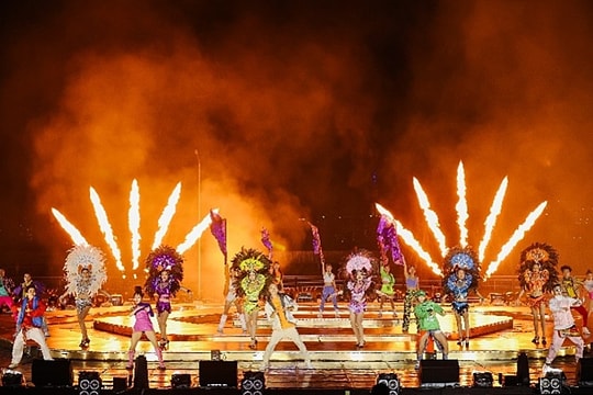 Tưng bừng tại lễ hội Luxury Countdown Party 2023