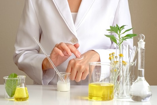 Sẽ thay đổi mức thu phí trong lĩnh vực dược, mỹ phẩm