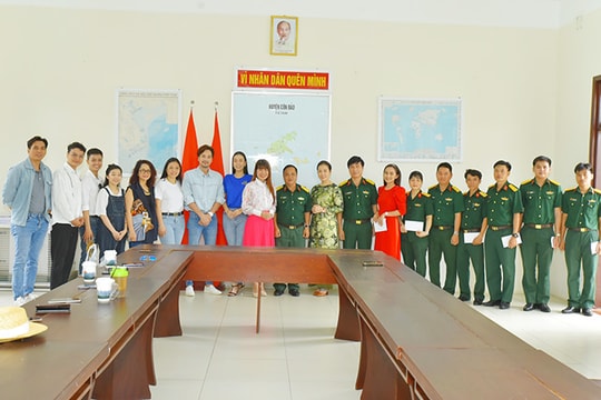 Quỹ Trái tim nhân ái tổ chức chương trình “Xuân yêu thương” ở huyện Côn Đảo