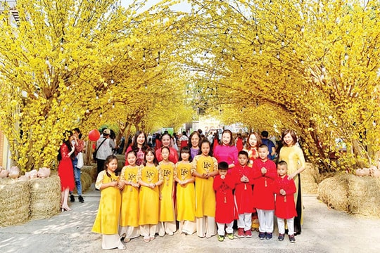 Ăn Tết ở Sài Gòn: Tết cũ Tết mới theo thời hợp thế