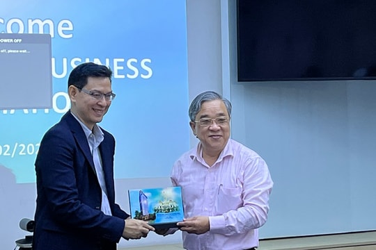 Lãnh đạo HUBA đến thăm hai doanh nghiệp đầu năm Quý Mão Lãnh đạo HUBA đến thăm hai doanh nghiệp đầu năm Quý Mão