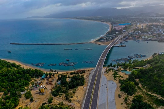 Khánh thành tuyến đường ven biển Bình Định