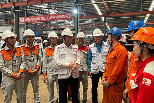 Chủ tịch Phan Văn Mãi chúc Đại Dũng sớm đạt doanh thu 1 tỷ USD
