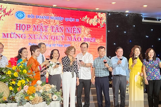Mong Hội Doanh nghiệp quận 10 tiếp tục giúp đỡ doanh nghiệp ổn định sản xuất, đóng góp cho địa phương