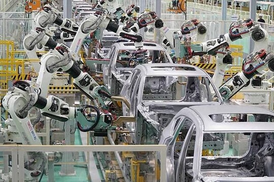Giá xe ô tô Việt Nam cao gấp đôi Thái Lan và cao hơn cả Nhật Bản, Mỹ Giá xe ô tô Việt Nam cao gấp đôi Thái Lan và cao hơn cả Nhật Bản, Mỹ