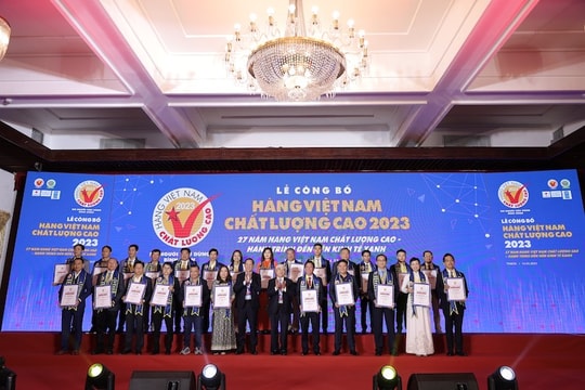 Trao chứng nhận Hàng Việt Nam chất lượng cao cho 519 doanh nghiệp