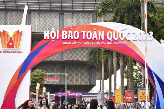 Hội báo: Tôn vinh và đề cao trách nhiệm Hội báo: Tôn vinh và đề cao trách nhiệm